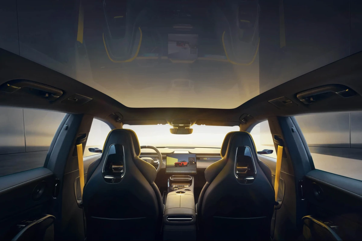 Interieur des Lotus Eletre X mit Panoramadach